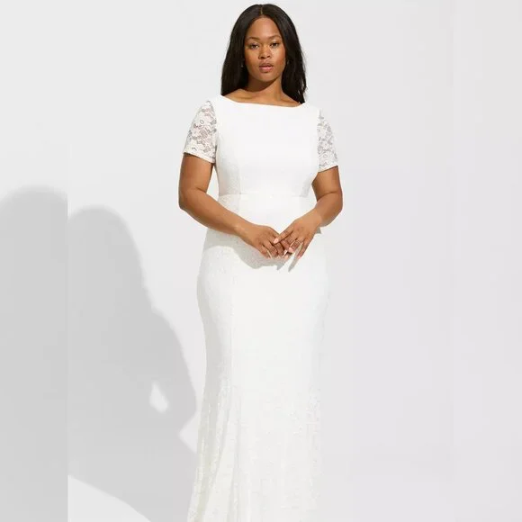 Torrid Wedding Dress Ivory Lace Short Sleeve Fit & Flare Stretchy Train Bride - Picture 2 of 10